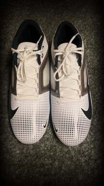 Nike Alpha Menace 4 Pro White Black Football Cleats FZ7702-105